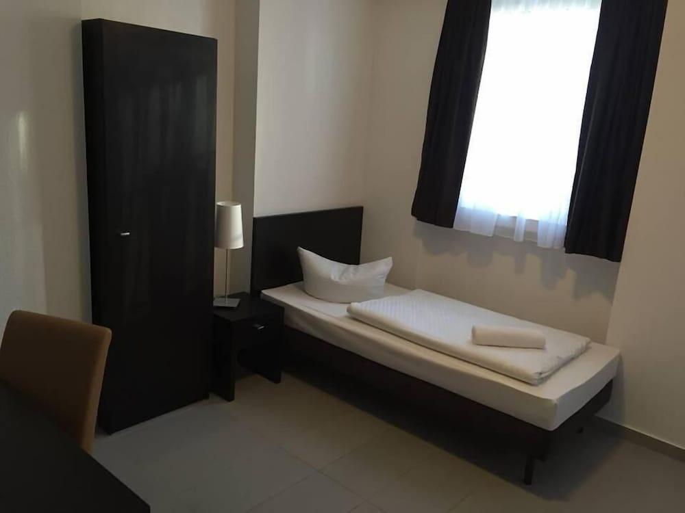 Mosel Hotel Φραγκφούρτη Εξωτερικό φωτογραφία