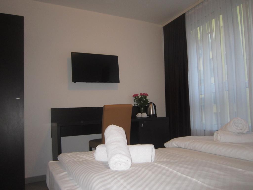 Mosel Hotel Φραγκφούρτη Εξωτερικό φωτογραφία