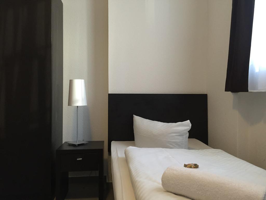 Mosel Hotel Φραγκφούρτη Εξωτερικό φωτογραφία