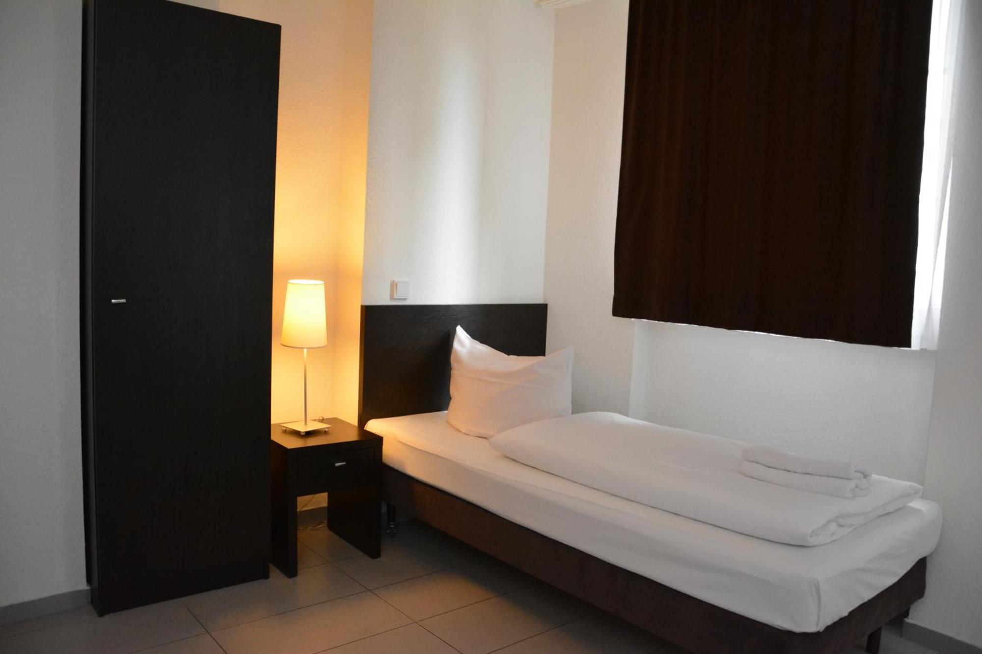 Mosel Hotel Φραγκφούρτη Εξωτερικό φωτογραφία