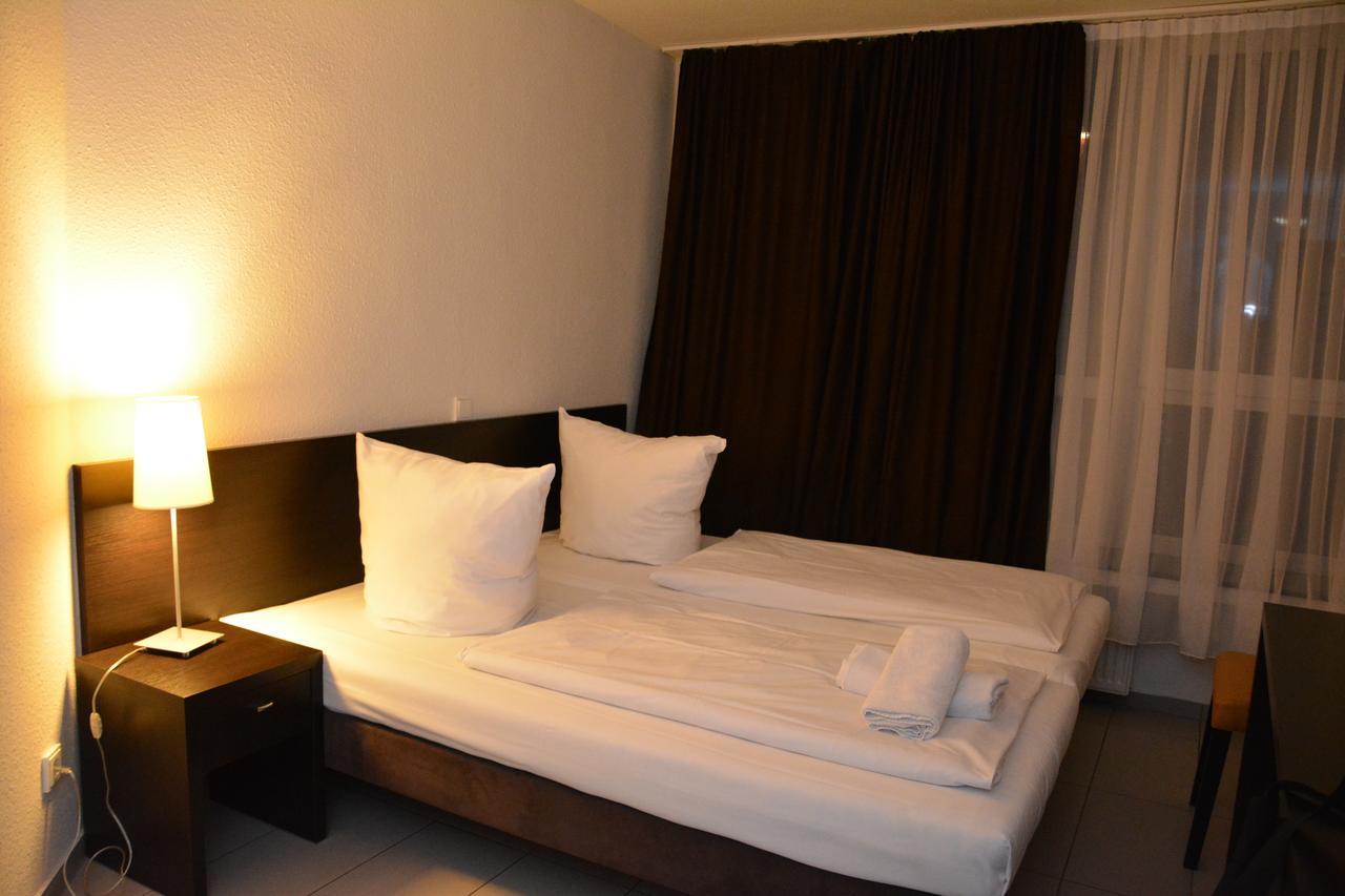 Mosel Hotel Φραγκφούρτη Εξωτερικό φωτογραφία